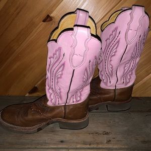 Super Awesome Pink/Brown Justin Round Toe Boots